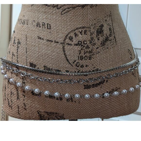Vintage Silver Tone Three Strand Faux Pearl & Chain Link Belt 34"-45" - Picture 5 of 6